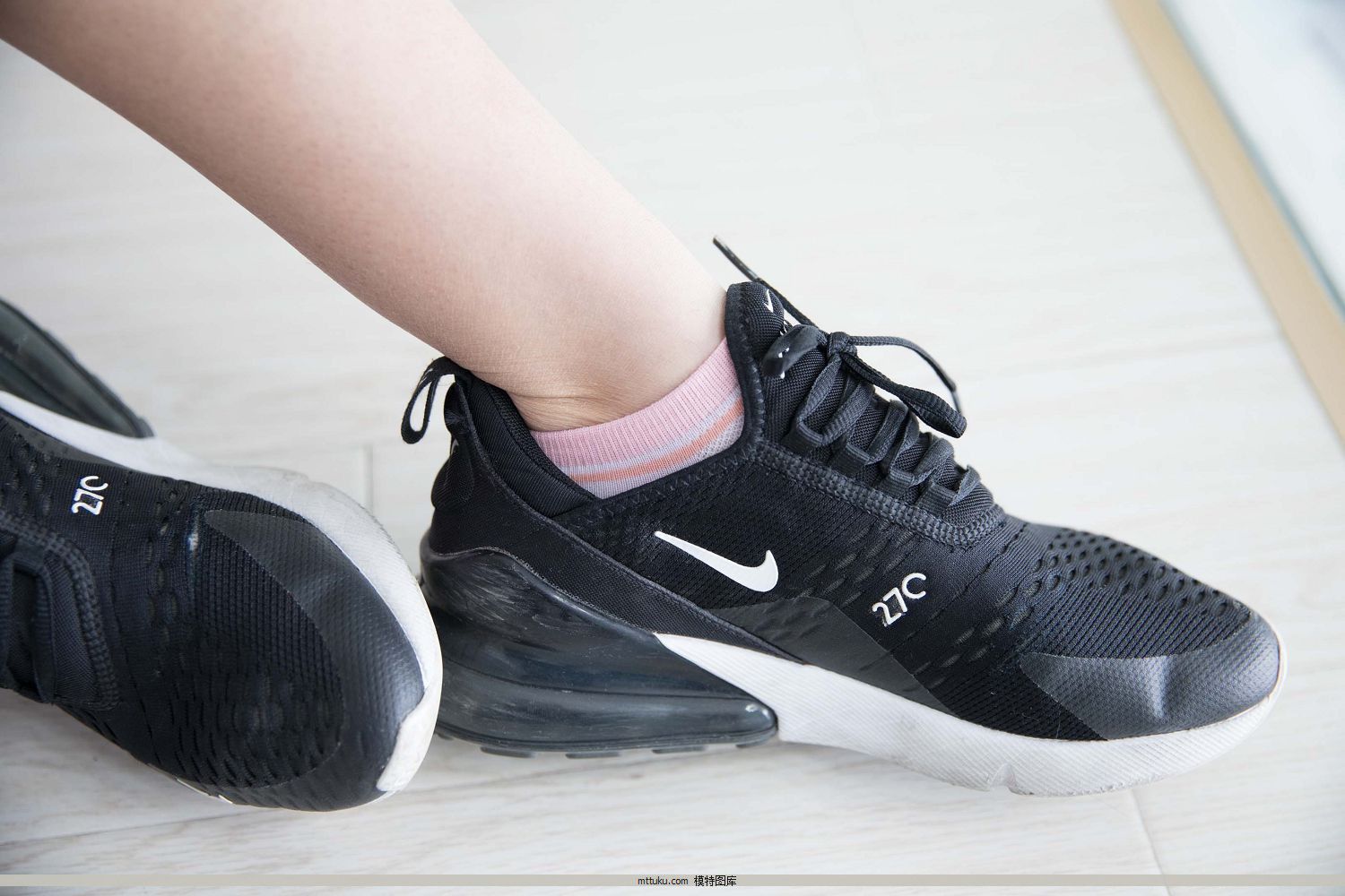 [ý] No.105 С-ҵĶ̷nikeЬǳɫࡢɫࡢ㣩 [152P2.72G]