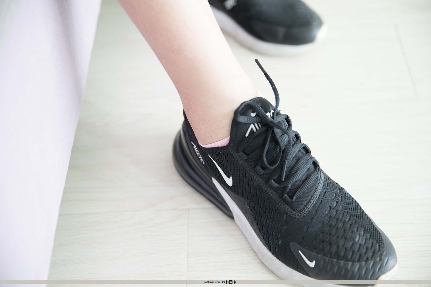 [ý] No.105 С-ҵĶ̷nikeЬǳɫࡢɫࡢ㣩 [152P2.72G]