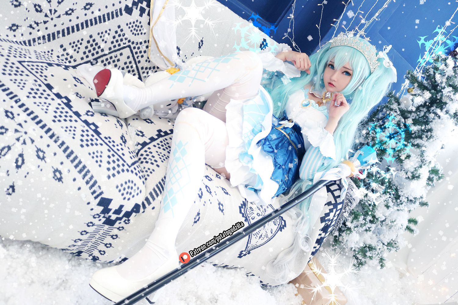 CoserСPotato Godzilla - Snow Miku