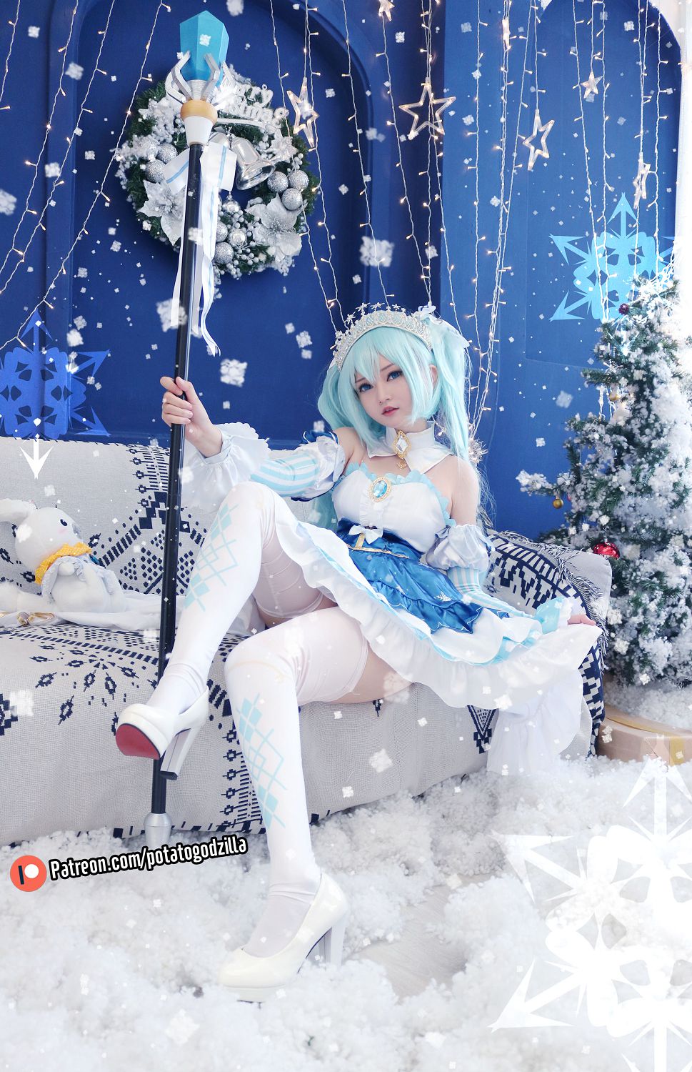 CoserСPotato Godzilla - Snow Miku